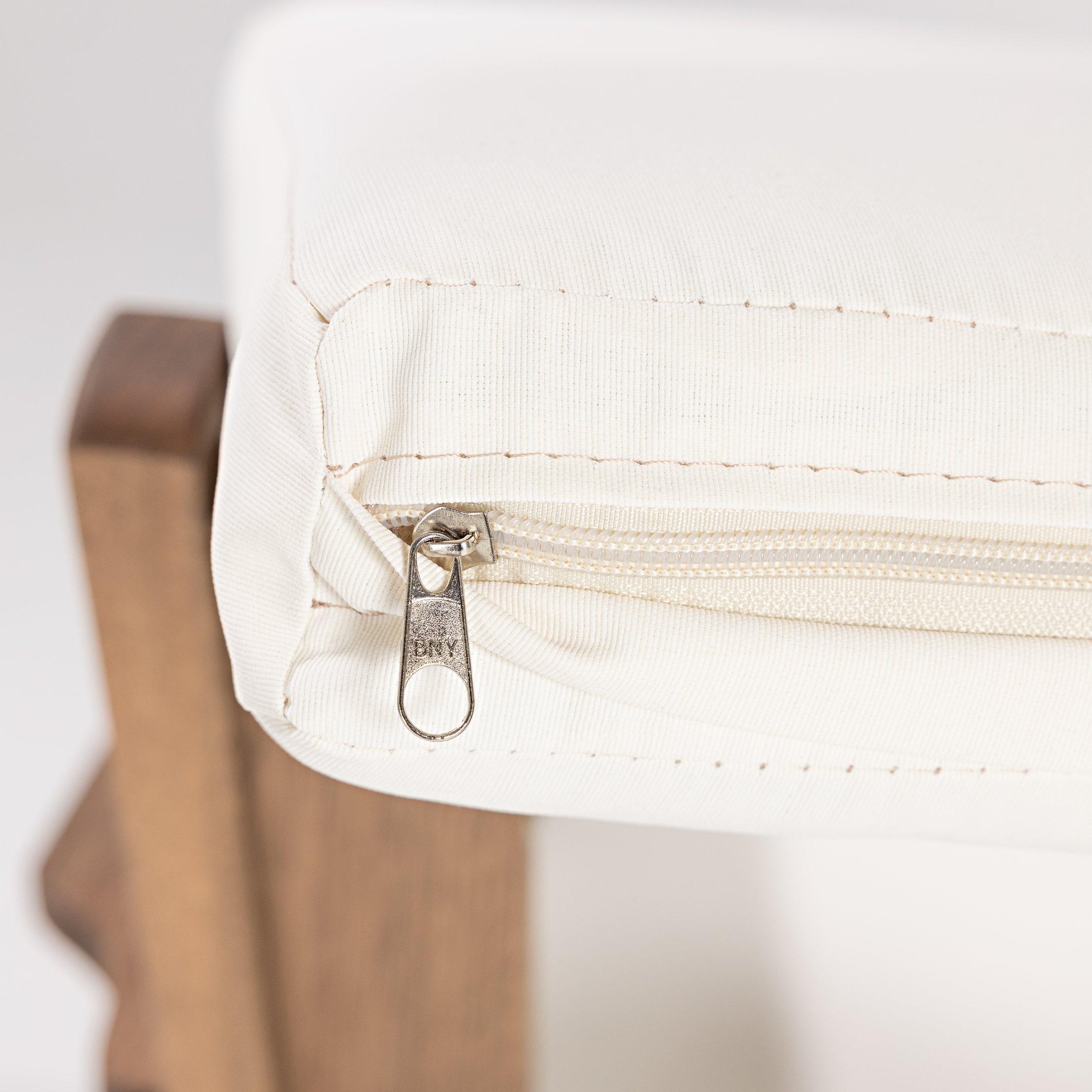 Sofá 3 Lugares em Madeira Maciça Lotus - 11